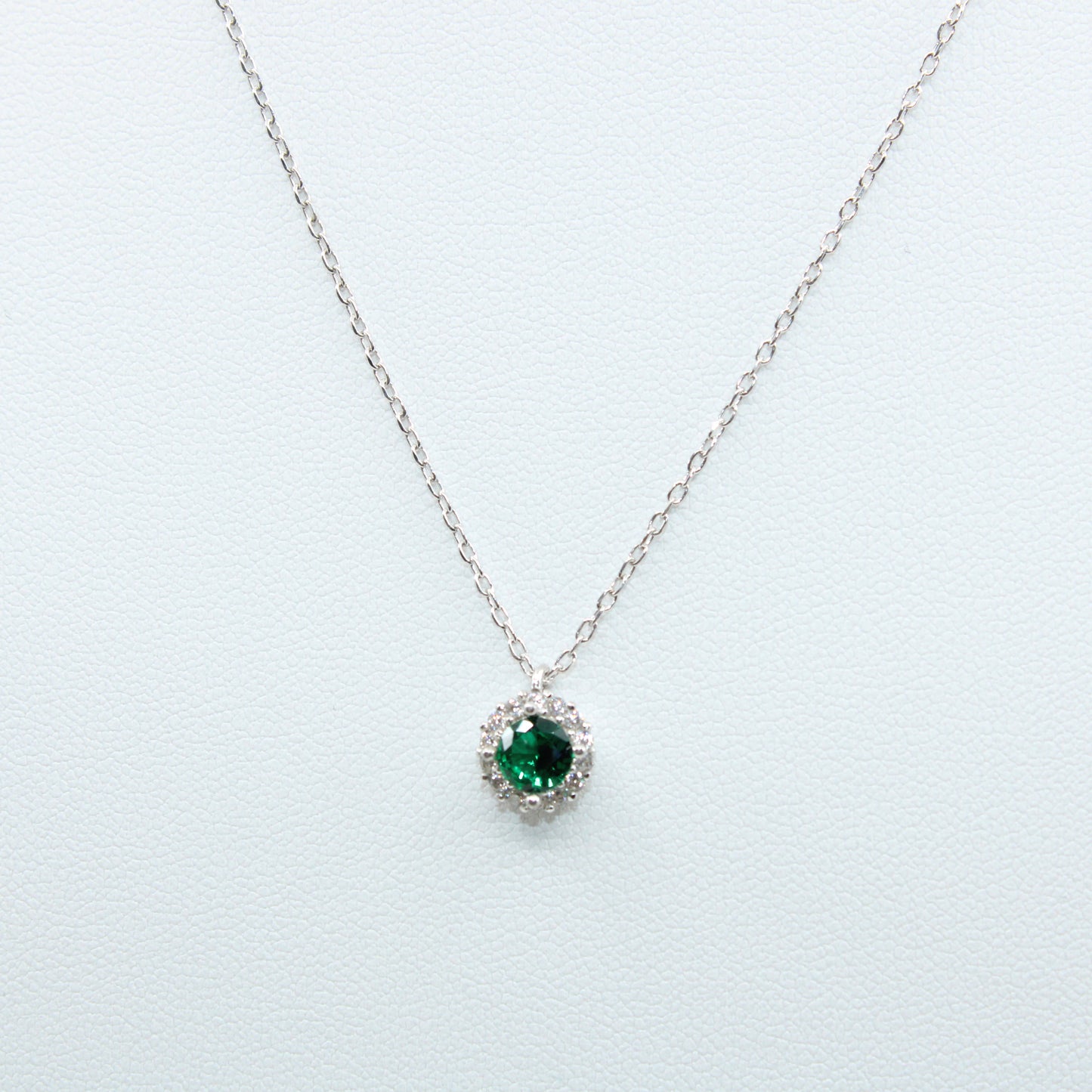 Colier Argint Cu Pandativ Cristal Verde Si Pietricele