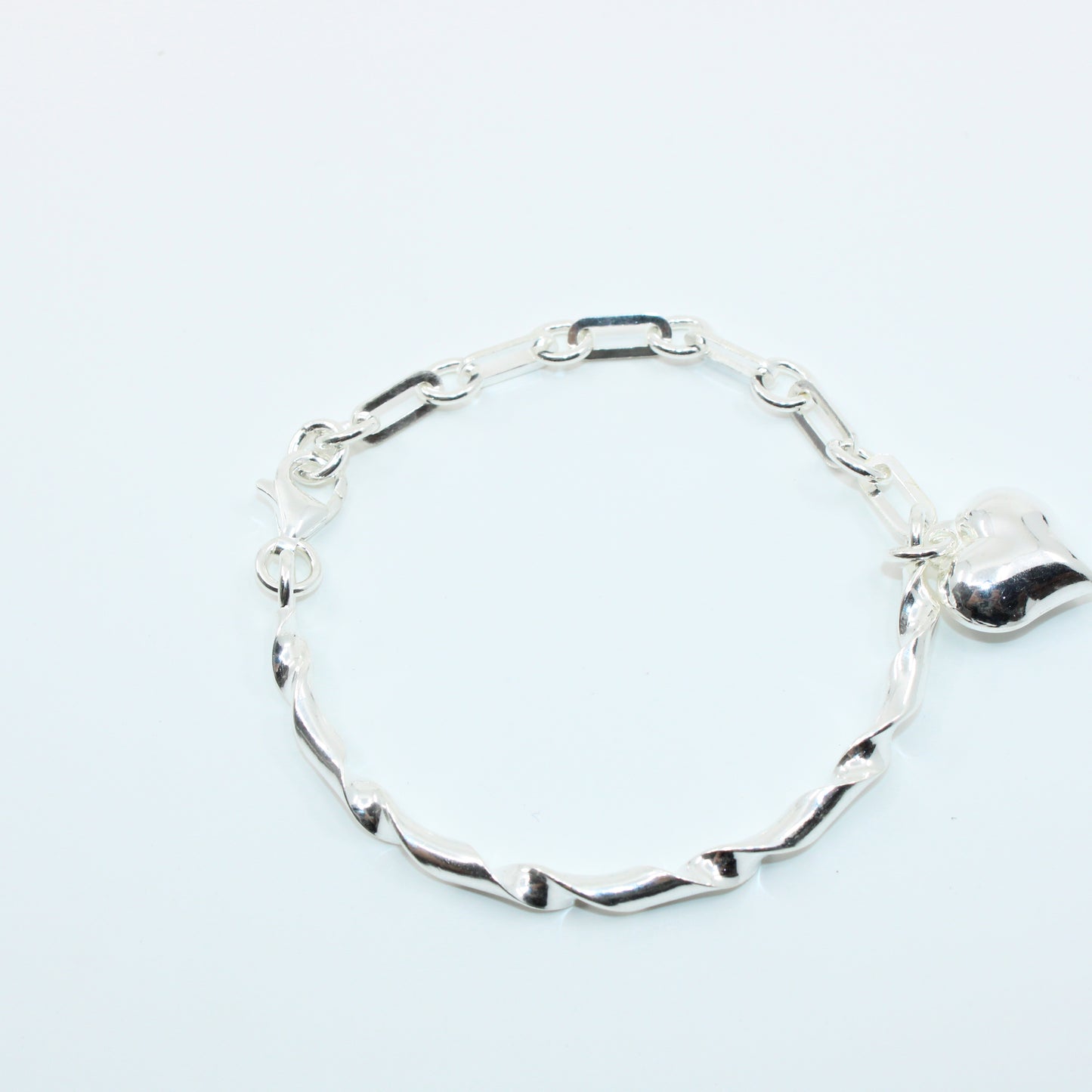 Brățară din Argint Semifixa Rasucita cu Inimioara