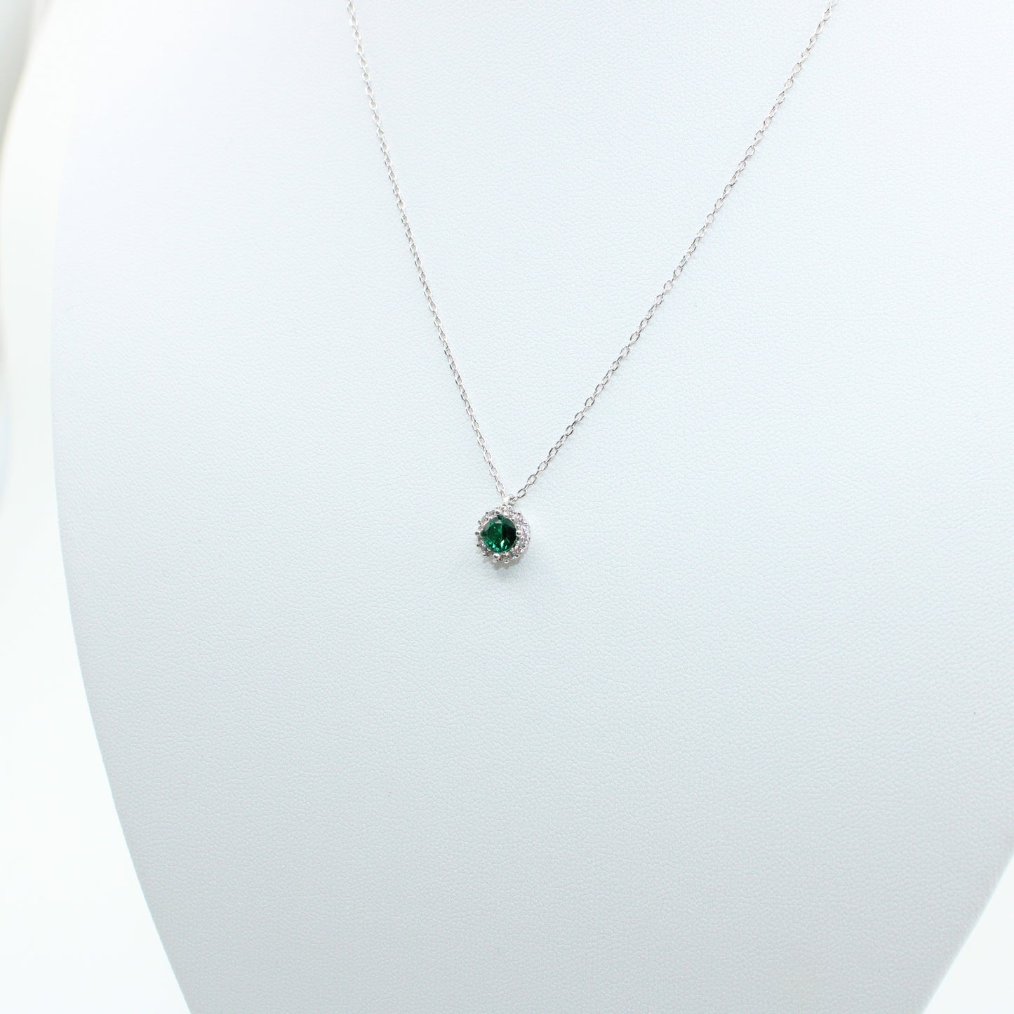 Colier Argint Cu Pandativ Cristal Verde Si Pietricele