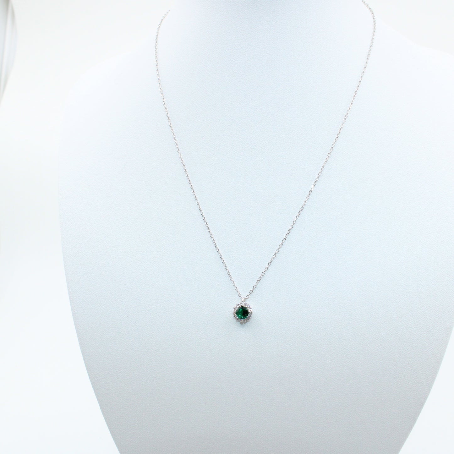 Colier Argint Cu Pandativ Cristal Verde Si Pietricele