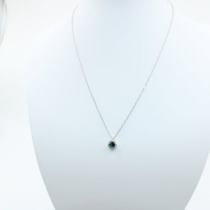 Colier Argint Cu Pandativ Cristal Verde Si Pietricele