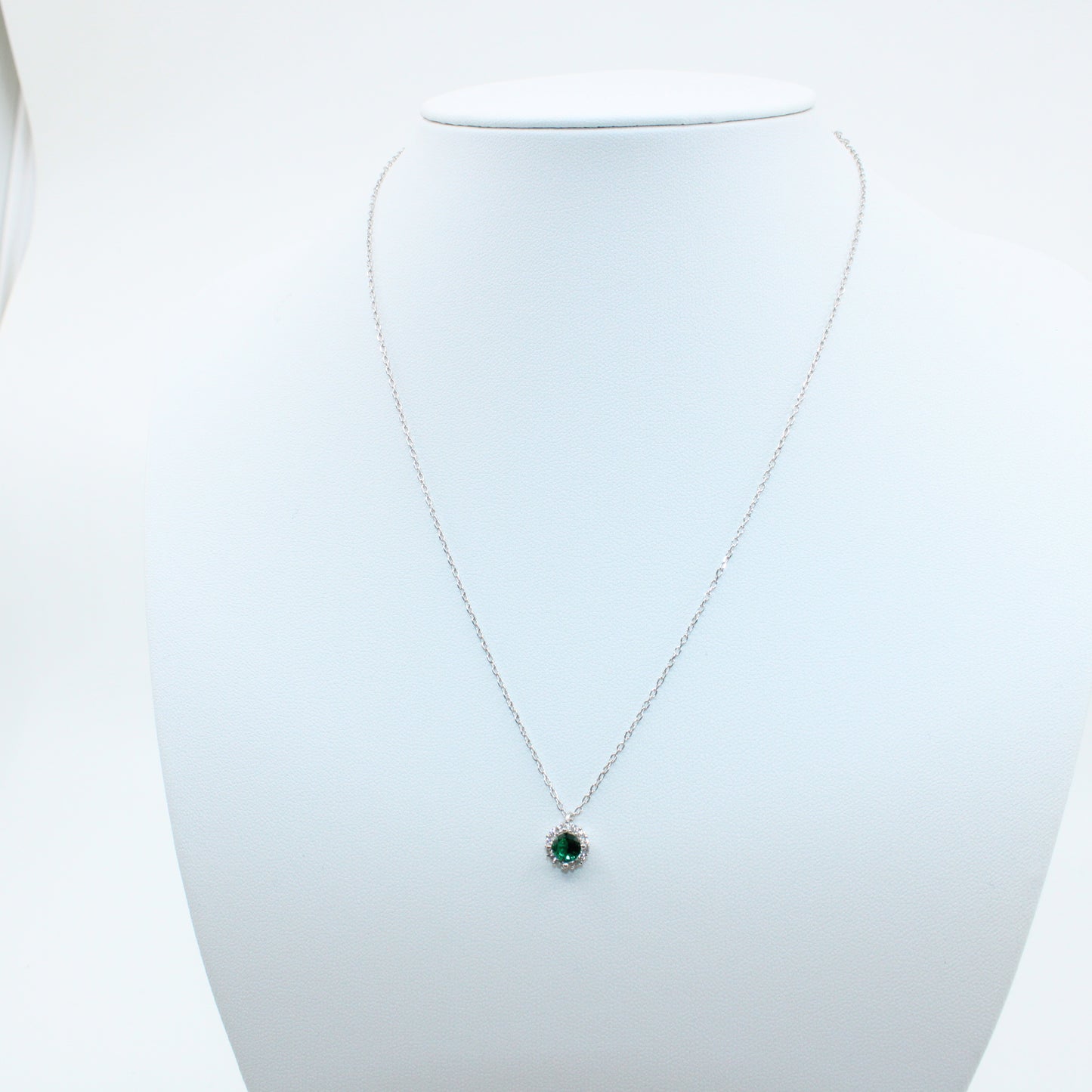 Colier Argint Cu Pandativ Cristal Verde Si Pietricele