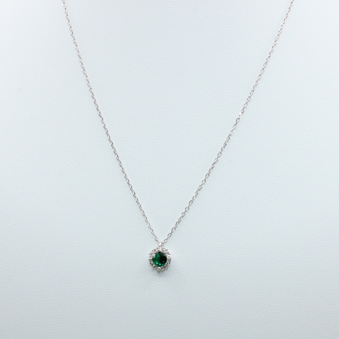 Colier Argint Cu Pandativ Cristal Verde Si Pietricele